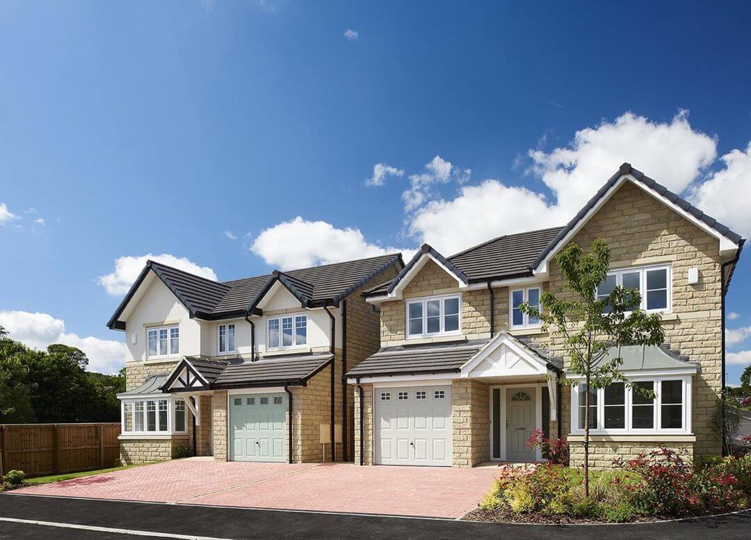 Home Of The Week: Plot 20 The Banbury at The Orchards, Holmfirth. A stunning 4 bedroom detached home with an integral garage, where the french doors open onto the patio area and rear garden – so what’s not to love!

What’s even better is that, it’s all ready to move into!

#joneshomes #joneshome #joneshomesuk #homeoftheweek #home #newhome #newhomes #newbuild #newbuildhome #instahome #property #newhouse #newhomeowners #newbuildhomes