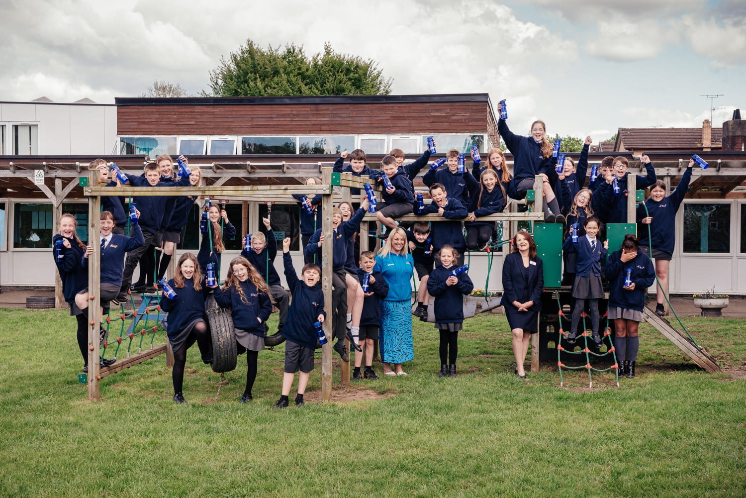 Housebuilder gives pupils water bottles to mark Walk to School Week